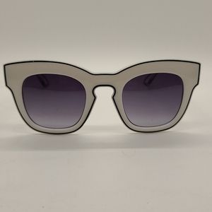 Cat eye sunglasses
